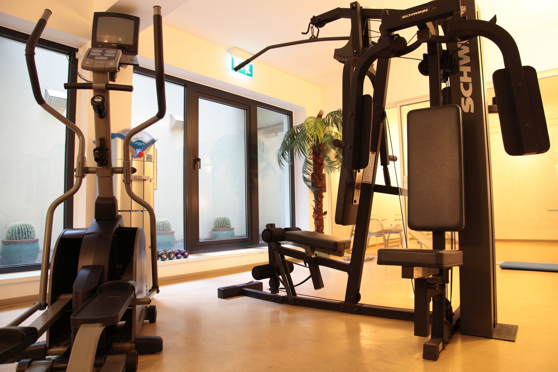 Wellness und Fitness relexa hotel Berlin - Fitnessgeräte